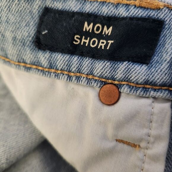 Aeropostale Mom Short Distressed Cuffed Lightwash Size 12 - Picture 6 of 7